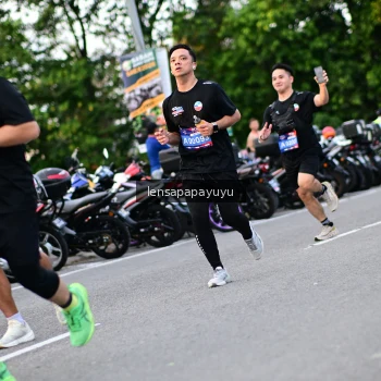 Runner Photo 4113402