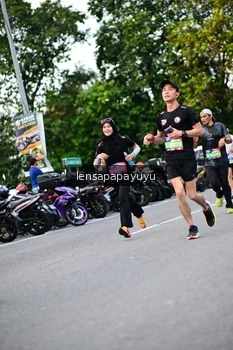 Runner Photo 4113413