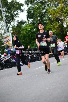 Runner Photo 4113417