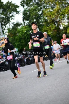 Runner Photo 4113418