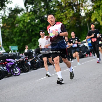 Runner Photo 4113435
