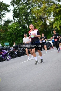 Runner Photo 4113444