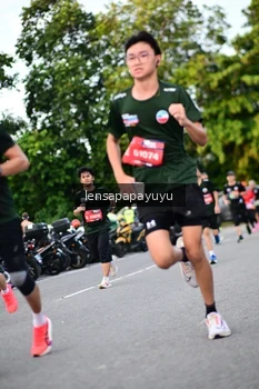 Runner Photo 4113473