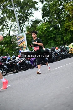 Runner Photo 4113485