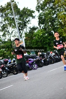 Runner Photo 4113499