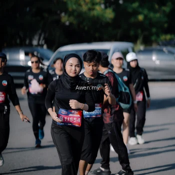 Runner Photo 4114200
