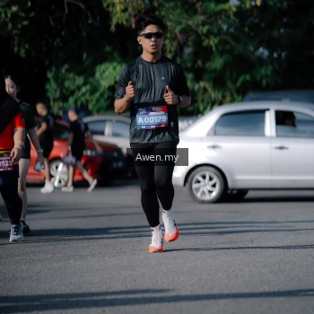 Runner Photo 4114234