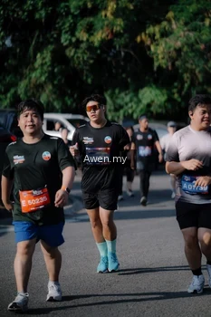 Runner Photo 4114477