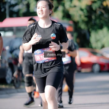 Runner Photo 4114659
