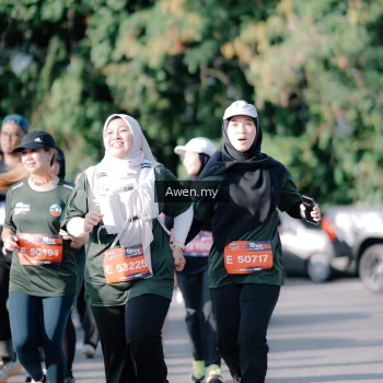 Runner Photo 4114675