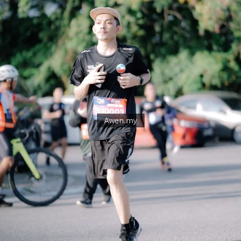 Runner Photo 4114696