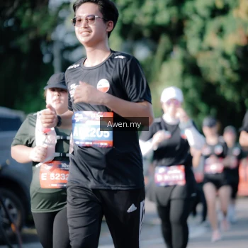 Runner Photo 4114708