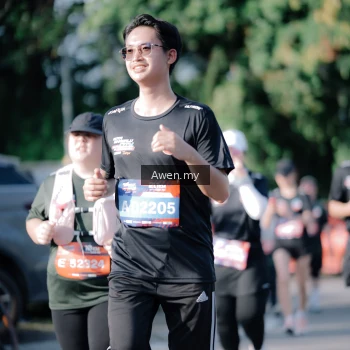 Runner Photo 4114710