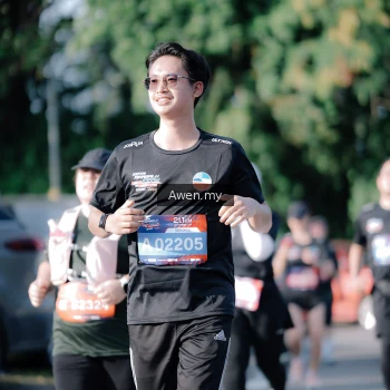 Runner Photo 4114717