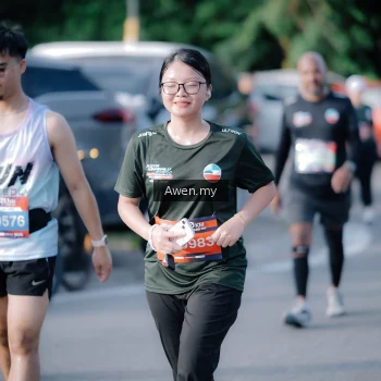 Runner Photo 4114901