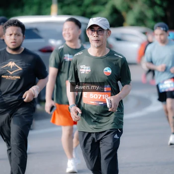 Runner Photo 4115061