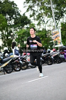 Runner Photo 4115296