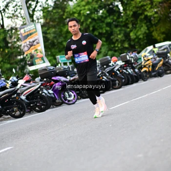 Runner Photo 4115300
