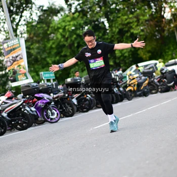 Runner Photo 4115336