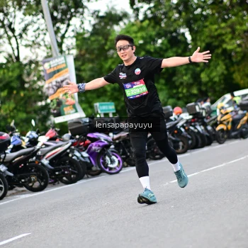 Runner Photo 4115340