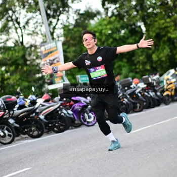 Runner Photo 4115342