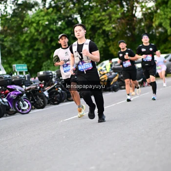 Runner Photo 4115348