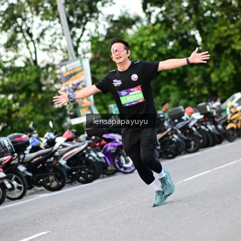 Runner Photo 4115359