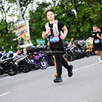 Runner Photo 4115368