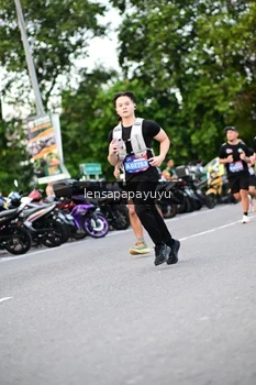 Runner Photo 4115373