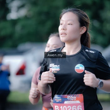 Runner Photo 4115383
