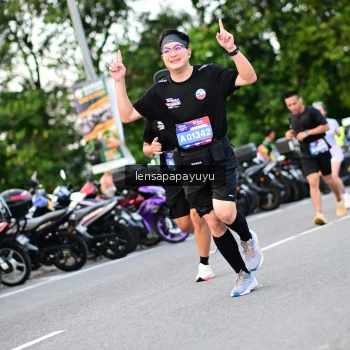 Runner Photo 4115386