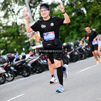 Runner Photo 4115393