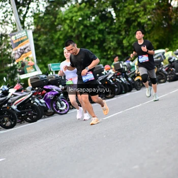 Runner Photo 4115429