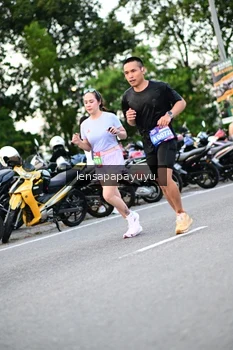 Runner Photo 4115448