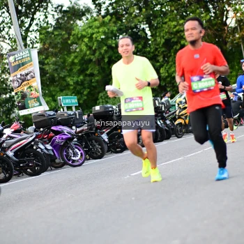Runner Photo 4115455