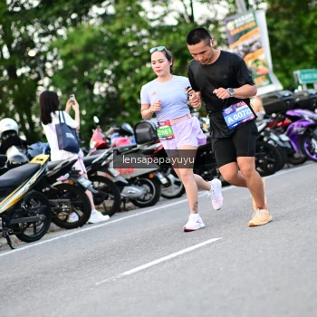 Runner Photo 4115457
