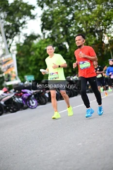 Runner Photo 4115459