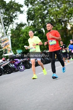 Runner Photo 4115460