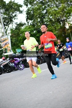 Runner Photo 4115466