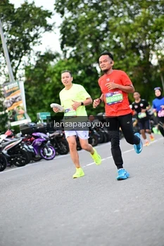 Runner Photo 4115471