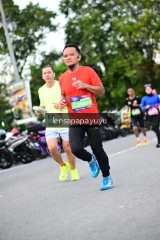 Runner Photo 4115478