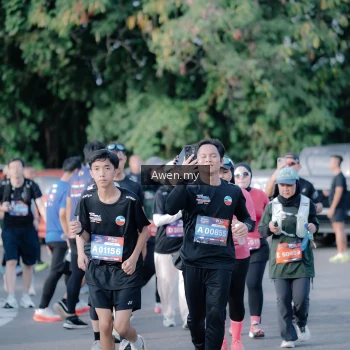 Runner Photo 4115588