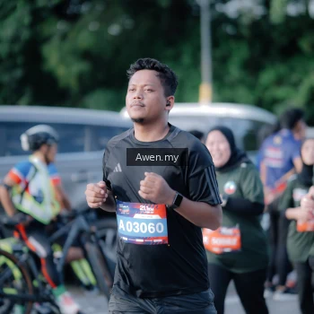 Runner Photo 4115591