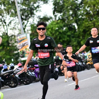 Runner Photo 4115603