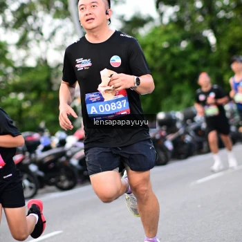 Runner Photo 4115625