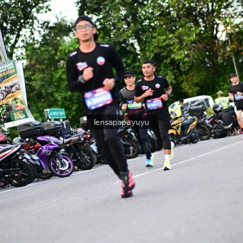 Runner Photo 4115657