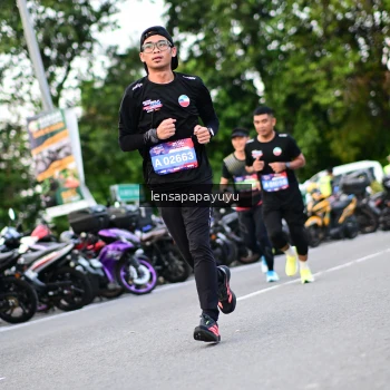 Runner Photo 4115665