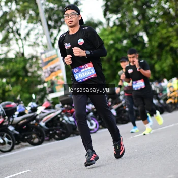 Runner Photo 4115673