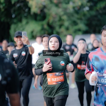 Runner Photo 4115675