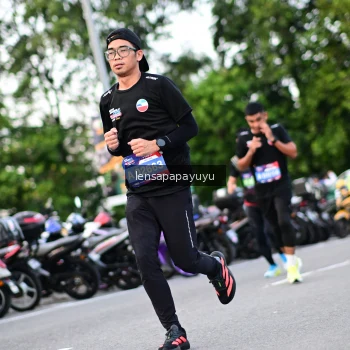 Runner Photo 4115679